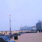 Studio Center Of Ostend W/Parking & South Terrace