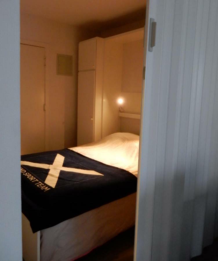 Studio Center Of W/parking & South Terrace Apartamento